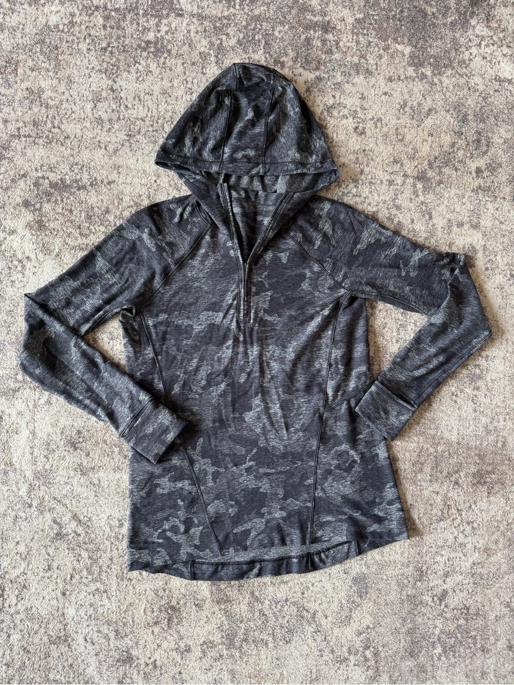Lululemon Warm Stabilizer 1/2 Zip
Hoodie Size 6